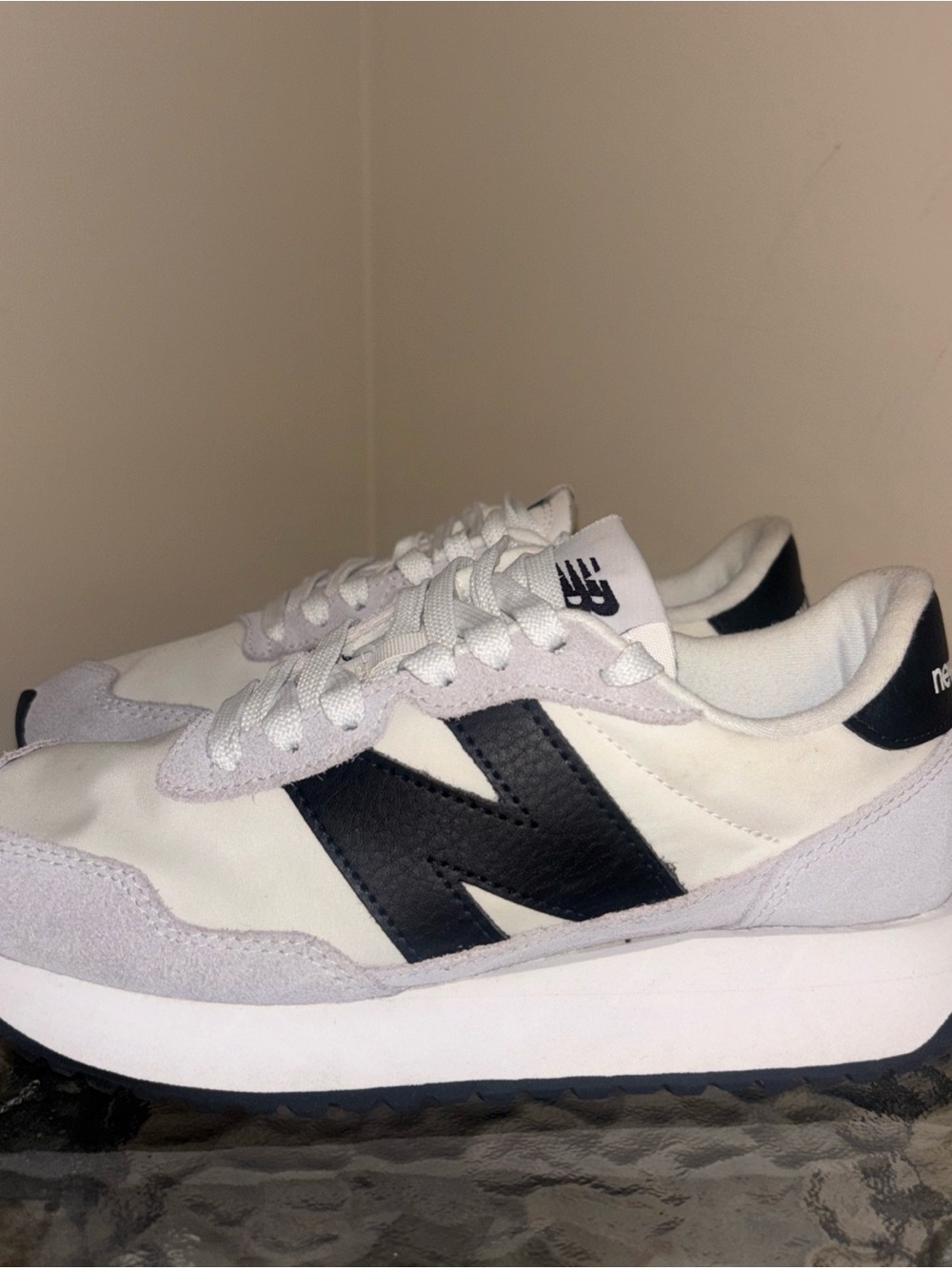 New Balance 237 - Picture 3 of 5